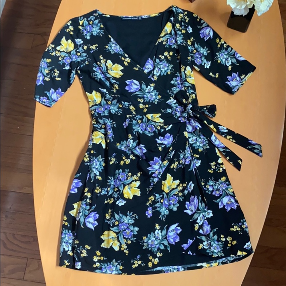 XS Abercrombie & Fitch short black dress w/flowers